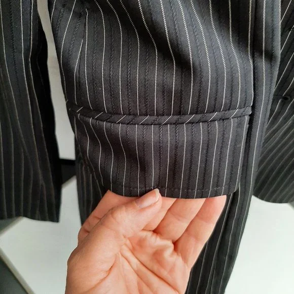 Vest - Picture 5 of 7